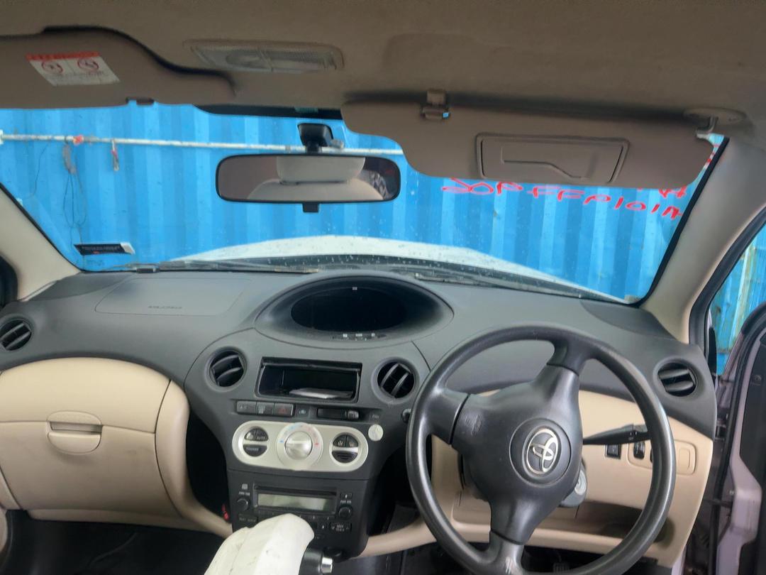 Photo '20' of Toyota Vitz