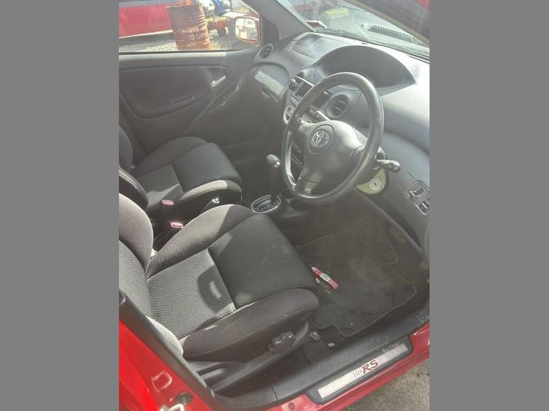 Photo '6' of Toyota Vitz Photo '6' of Toyota Vitz