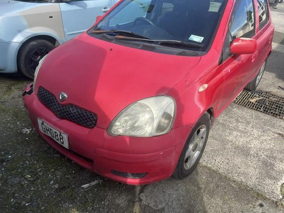 Photo '2' of Toyota Vitz Photo '2' of Toyota Vitz