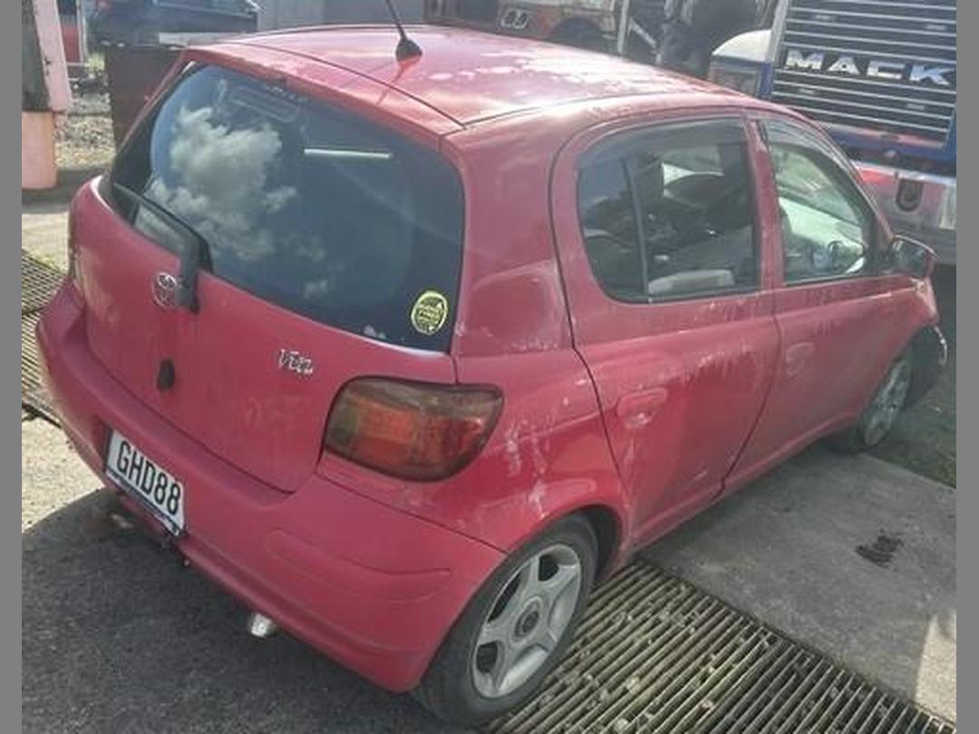 Photo '5' of Toyota Vitz Photo '5' of Toyota Vitz