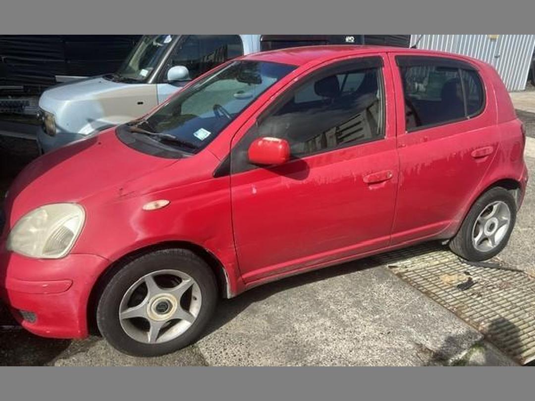 Photo '3' of Toyota Vitz Photo '3' of Toyota Vitz