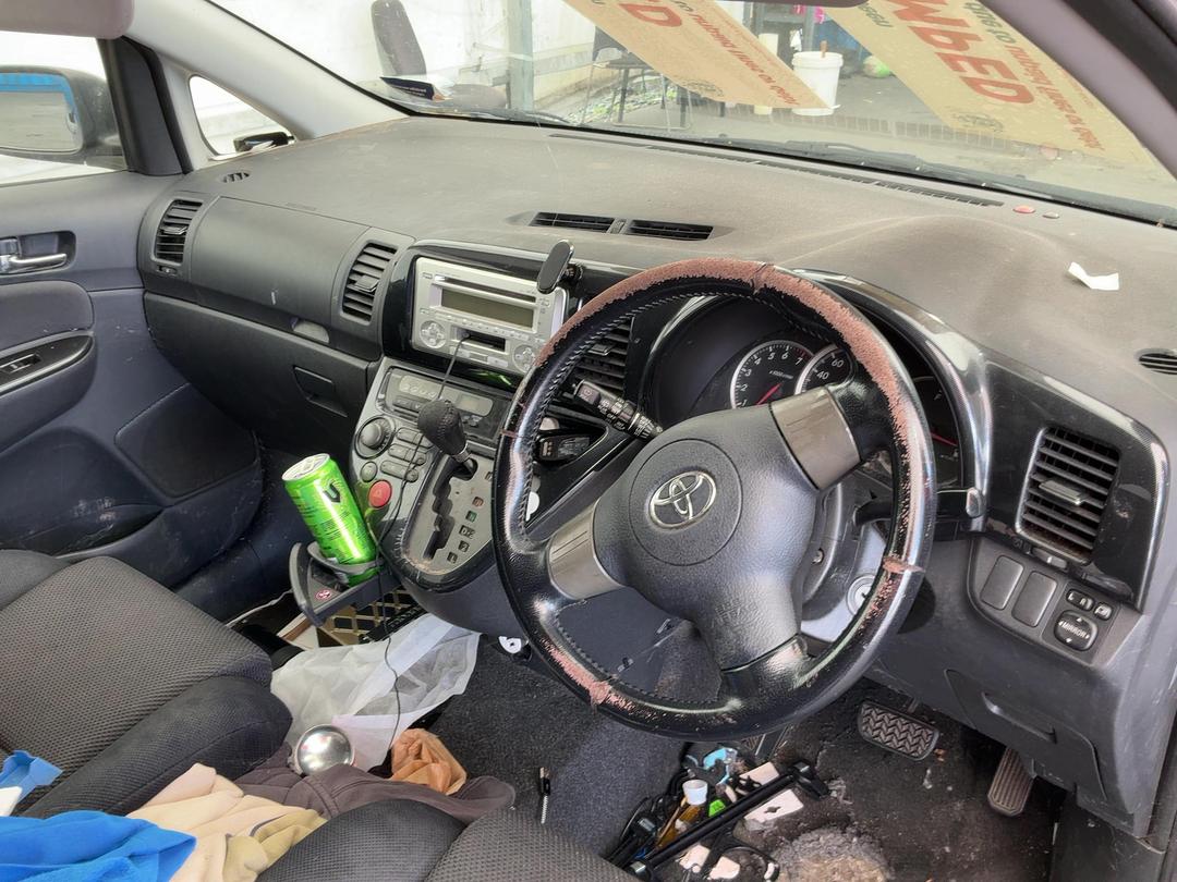 Photo '23' of Toyota Wish Photo '23' of Toyota Wish