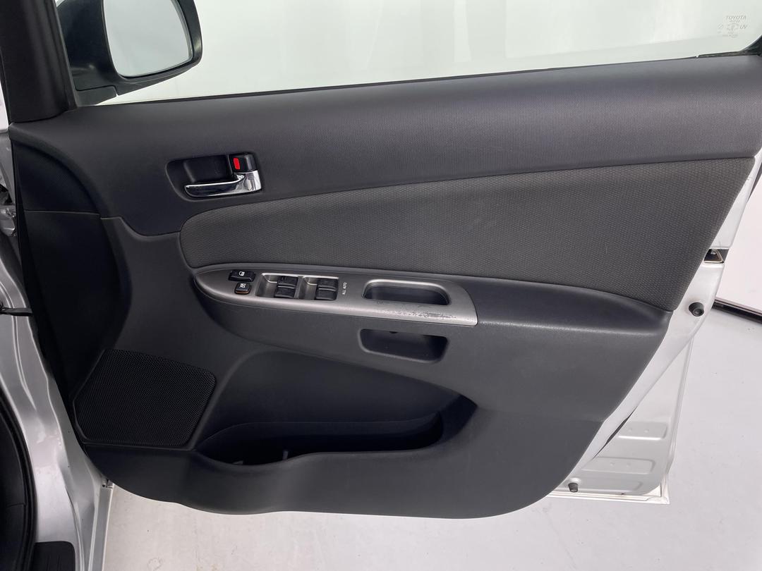 Photo '15' of Toyota Wish