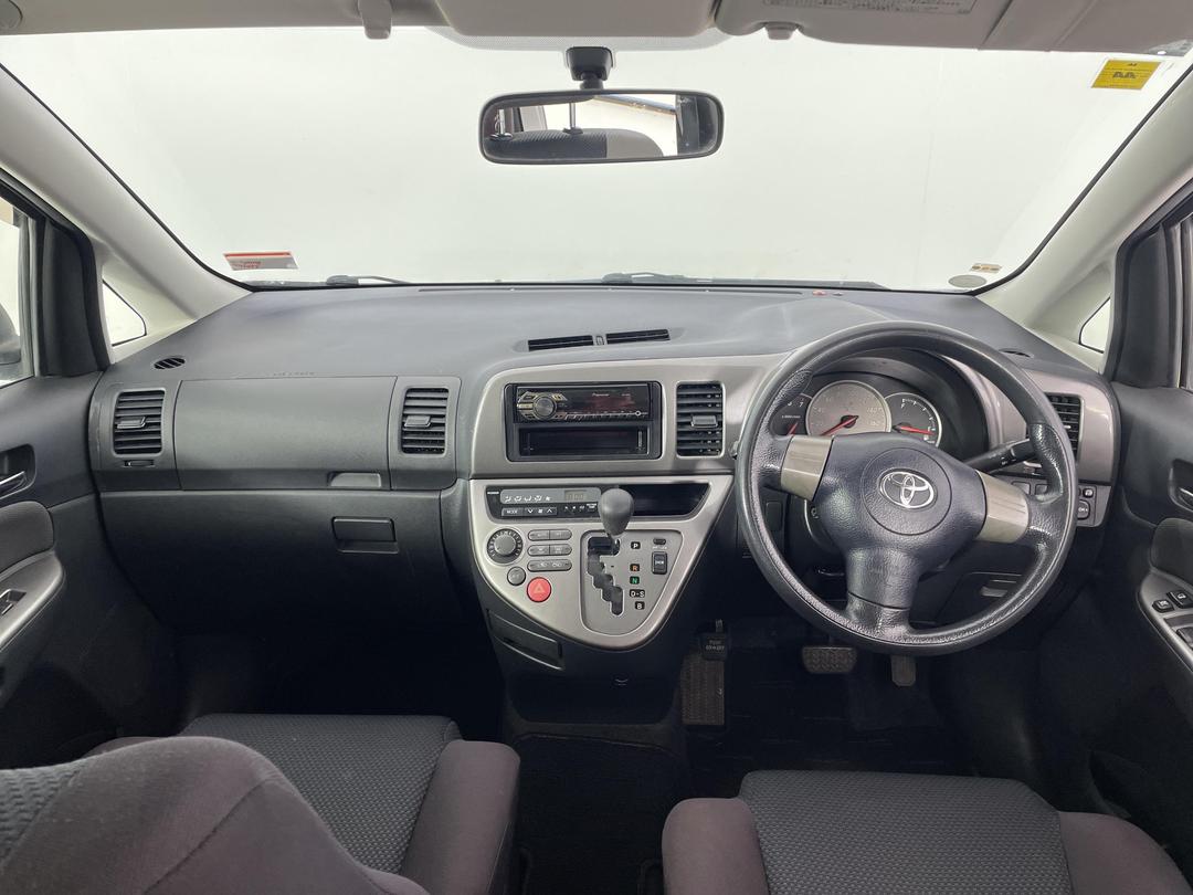 Photo '17' of Toyota Wish