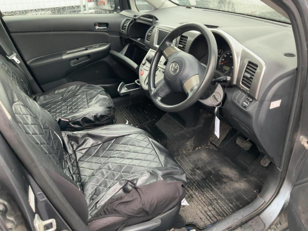 Photo '14' of Toyota Wish