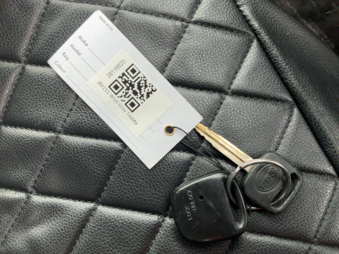 Photo '16' of Toyota Wish