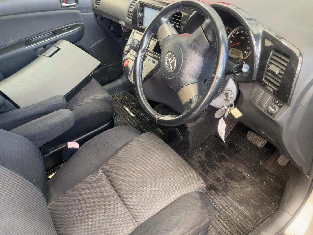 Photo '8' of Toyota Wish