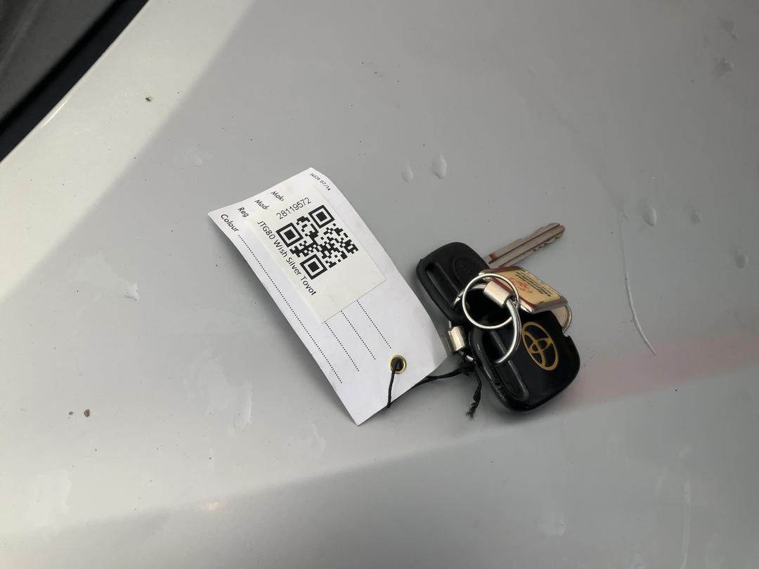 Photo '13' of Toyota Wish