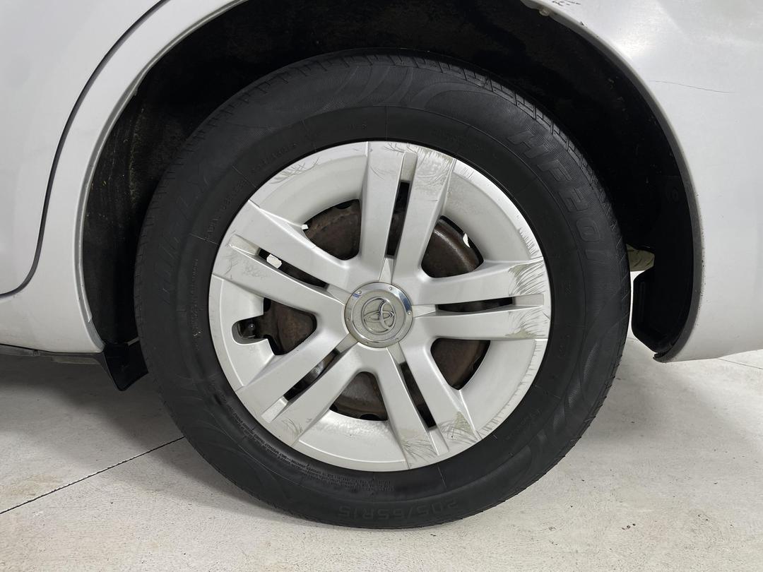 Photo '11' of Toyota Wish