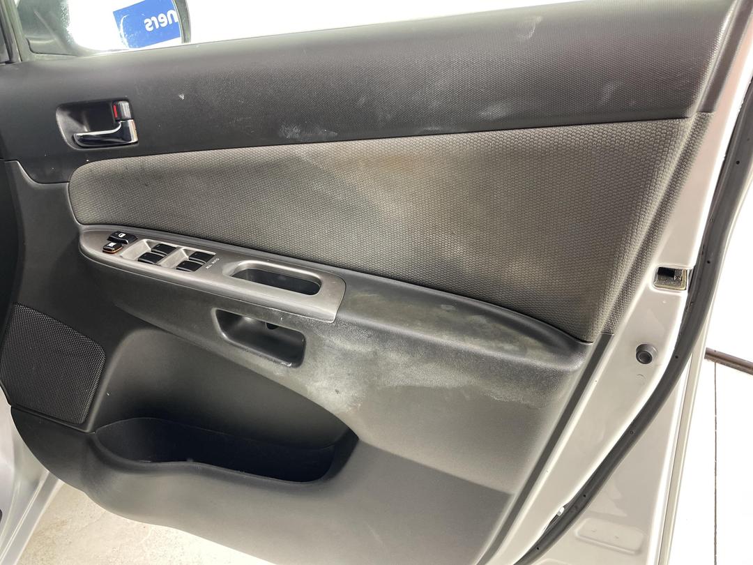 Photo '15' of Toyota Wish