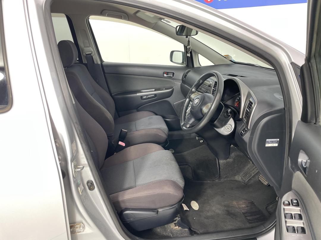 Photo '16' of Toyota Wish