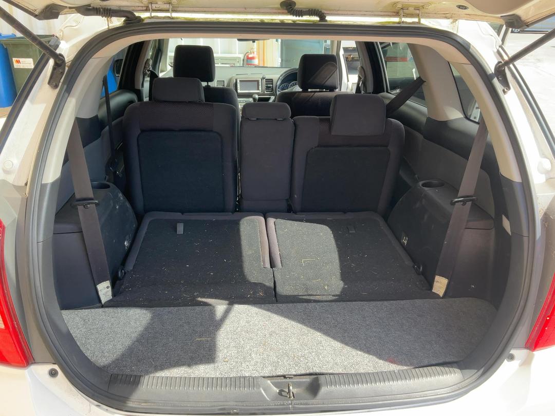 Photo '15' of Toyota Wish Photo '15' of Toyota Wish