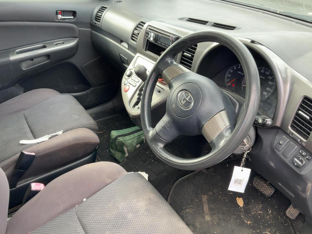Photo '13' of Toyota Wish Photo '13' of Toyota Wish