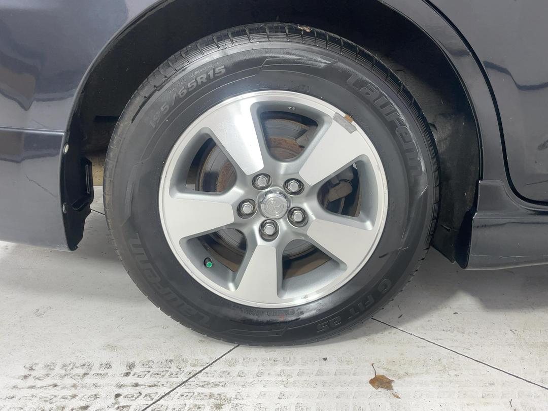 Photo '10' of Toyota Wish Photo '10' of Toyota Wish