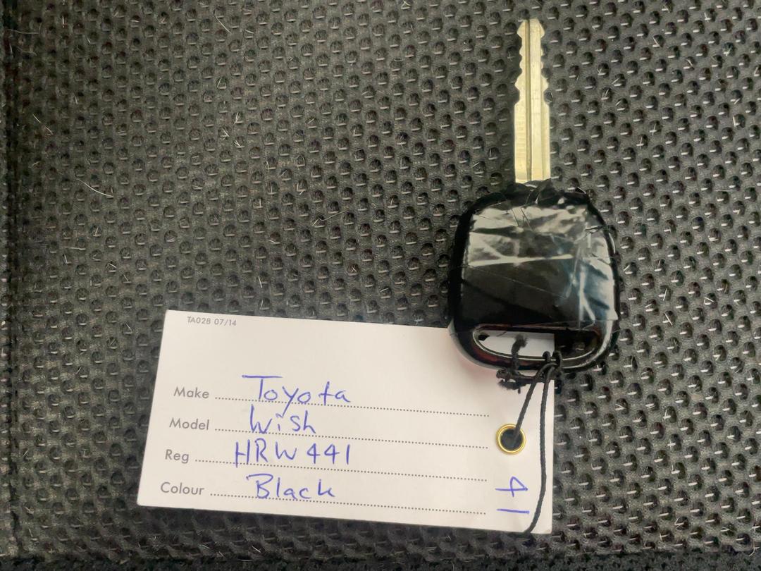 Photo '20' of Toyota Wish Photo '20' of Toyota Wish