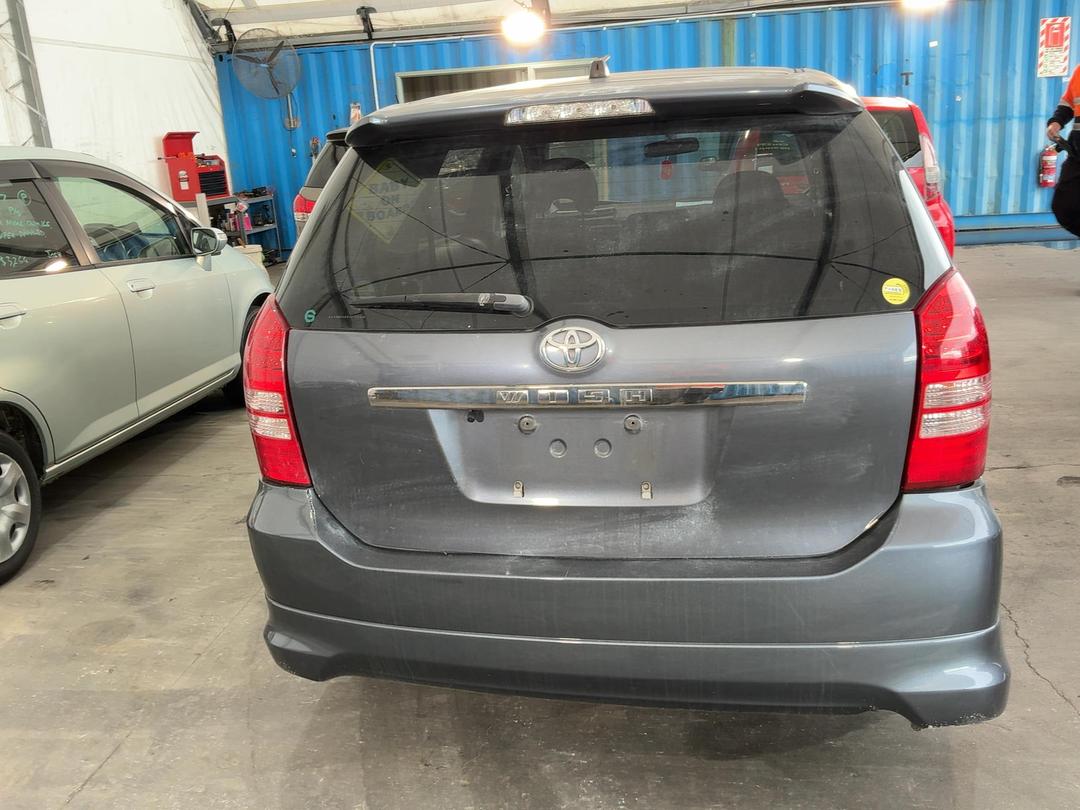 Photo '12' of Toyota Wish Photo '12' of Toyota Wish
