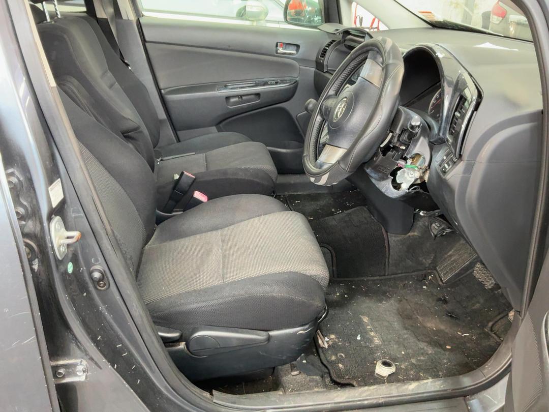 Photo '19' of Toyota Wish Photo '19' of Toyota Wish