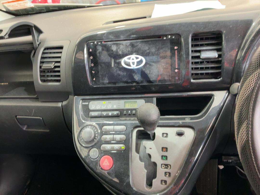 Photo '22' of Toyota Wish Photo '22' of Toyota Wish