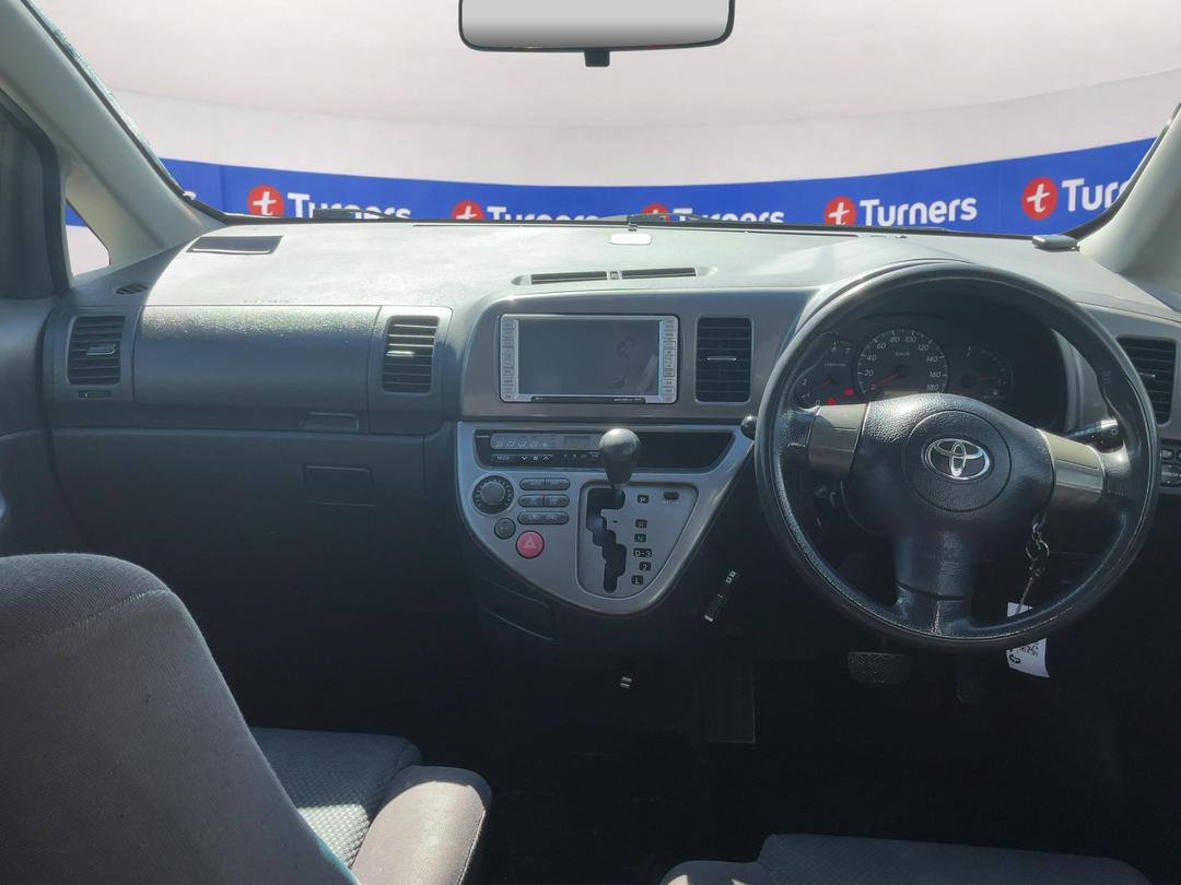 Photo '15' of Toyota Wish Photo '15' of Toyota Wish