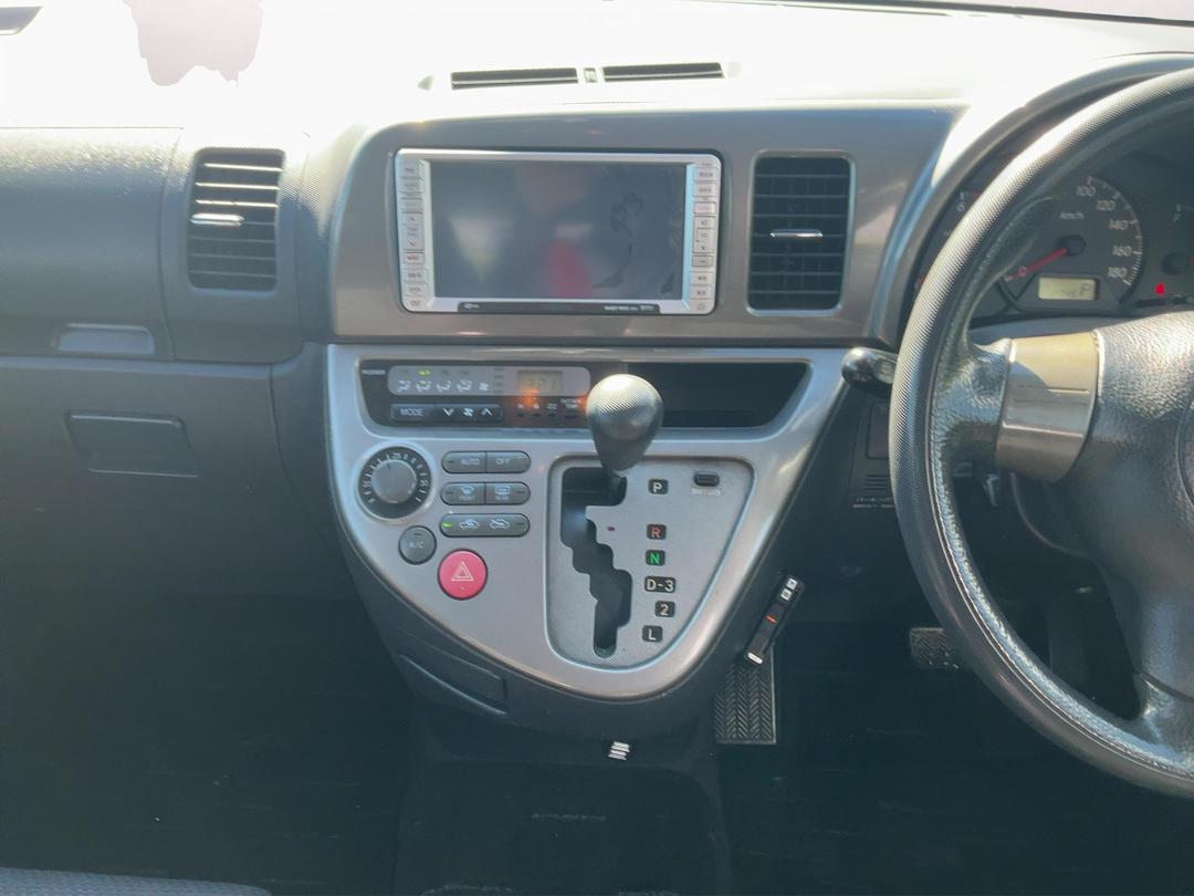 Photo '16' of Toyota Wish Photo '16' of Toyota Wish