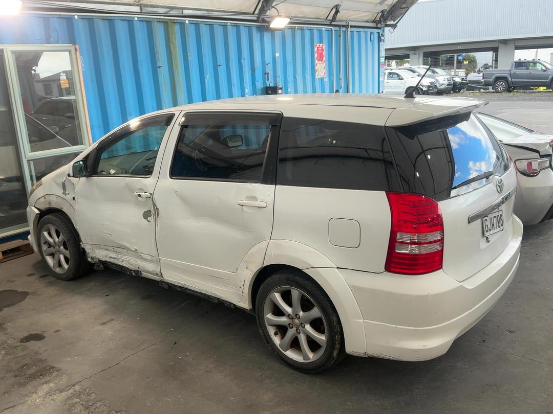 Photo '8' of Toyota Wish Photo '8' of Toyota Wish