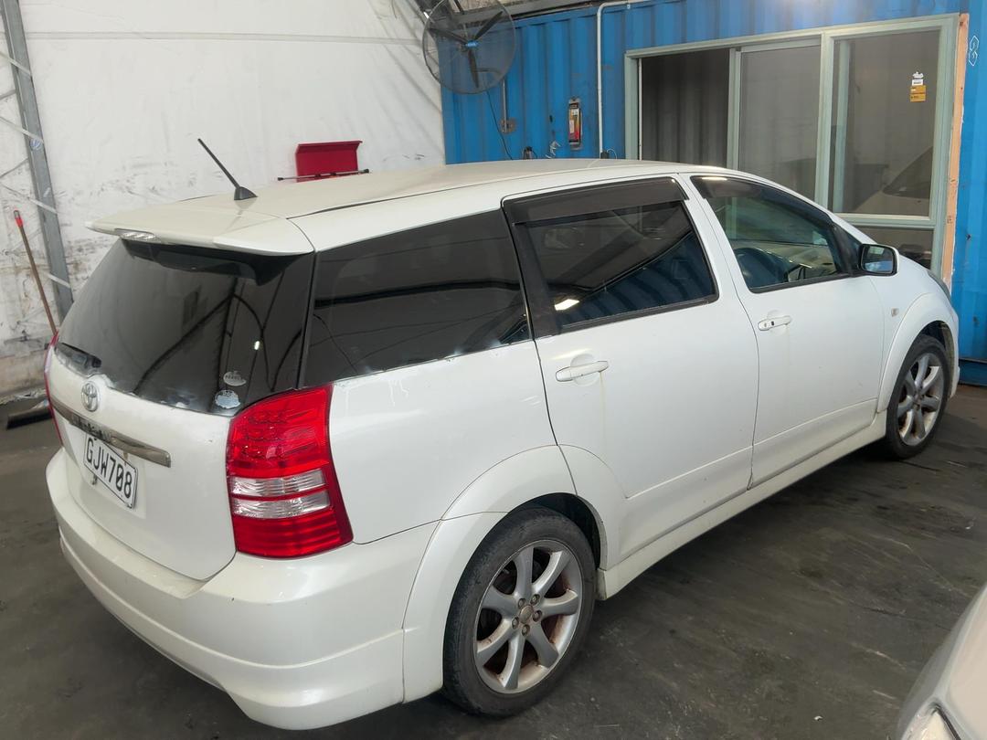 Photo '12' of Toyota Wish Photo '12' of Toyota Wish