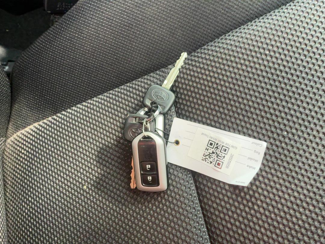 Photo '19' of Toyota Wish Photo '19' of Toyota Wish
