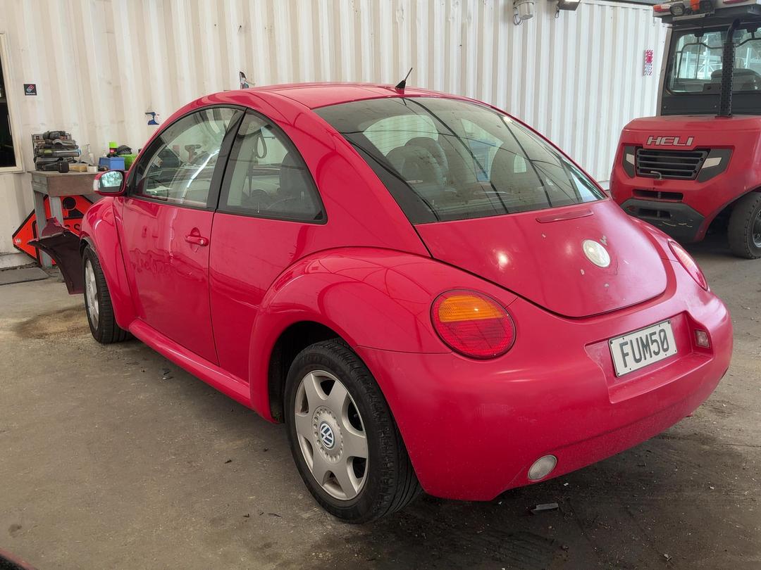 Photo '6' of Volkswagen Beetle Photo '6' of Volkswagen Beetle