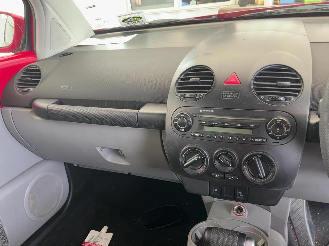 Photo '15' of Volkswagen Beetle Photo '15' of Volkswagen Beetle