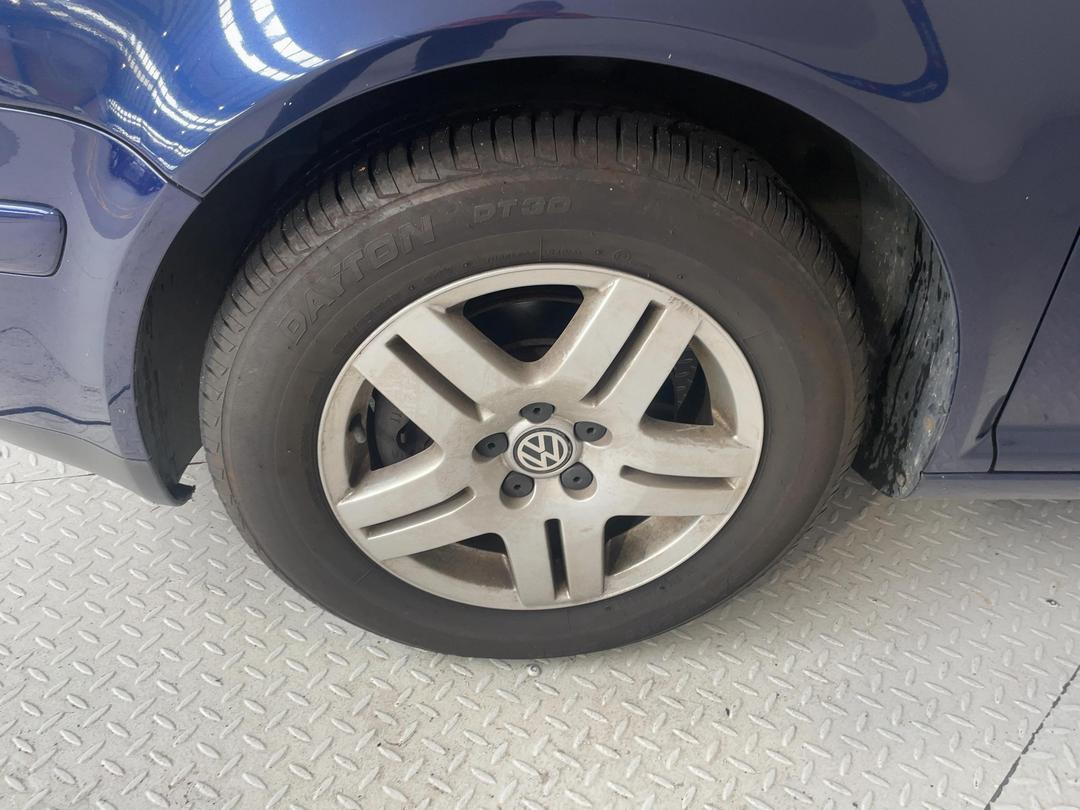 Photo '10' of Volkswagen Golf