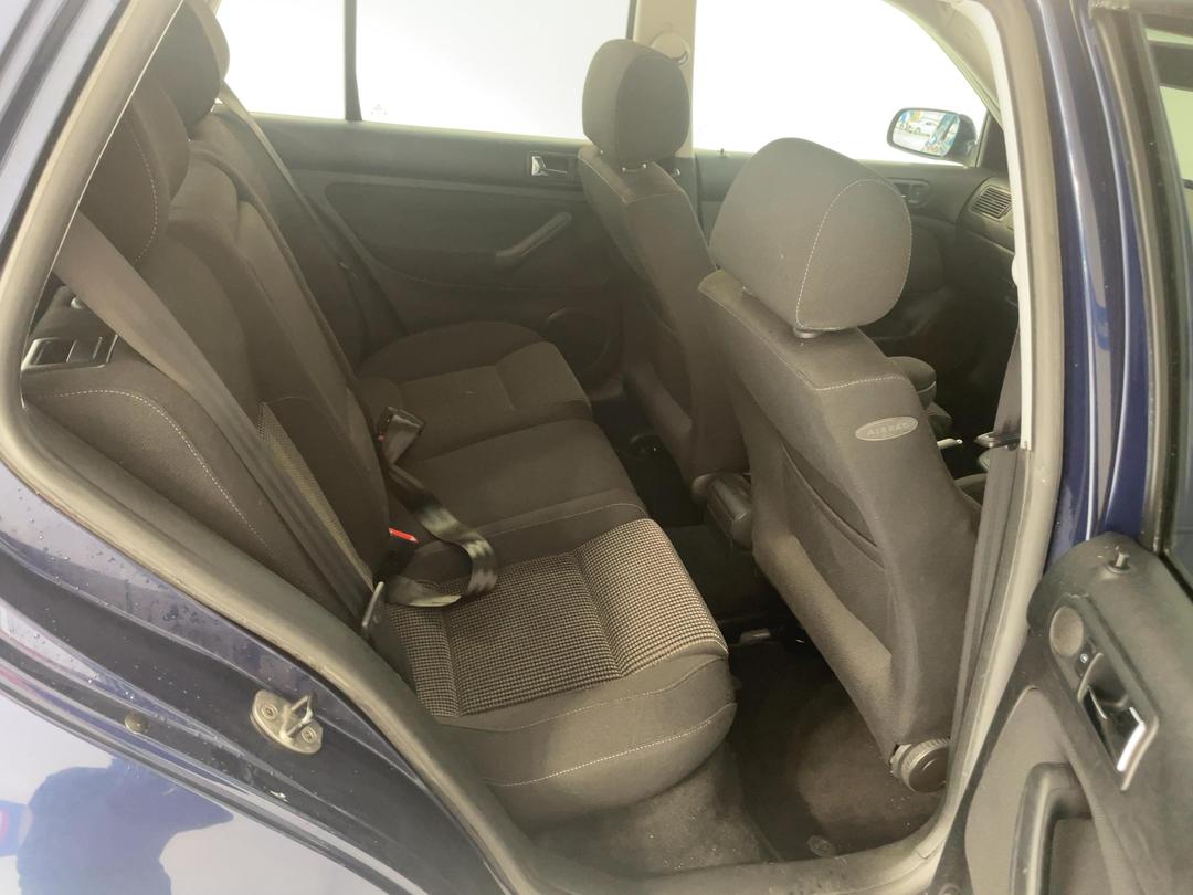 Photo '20' of Volkswagen Golf