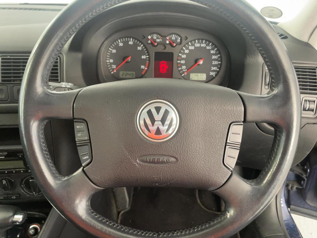 Photo '28' of Volkswagen Golf