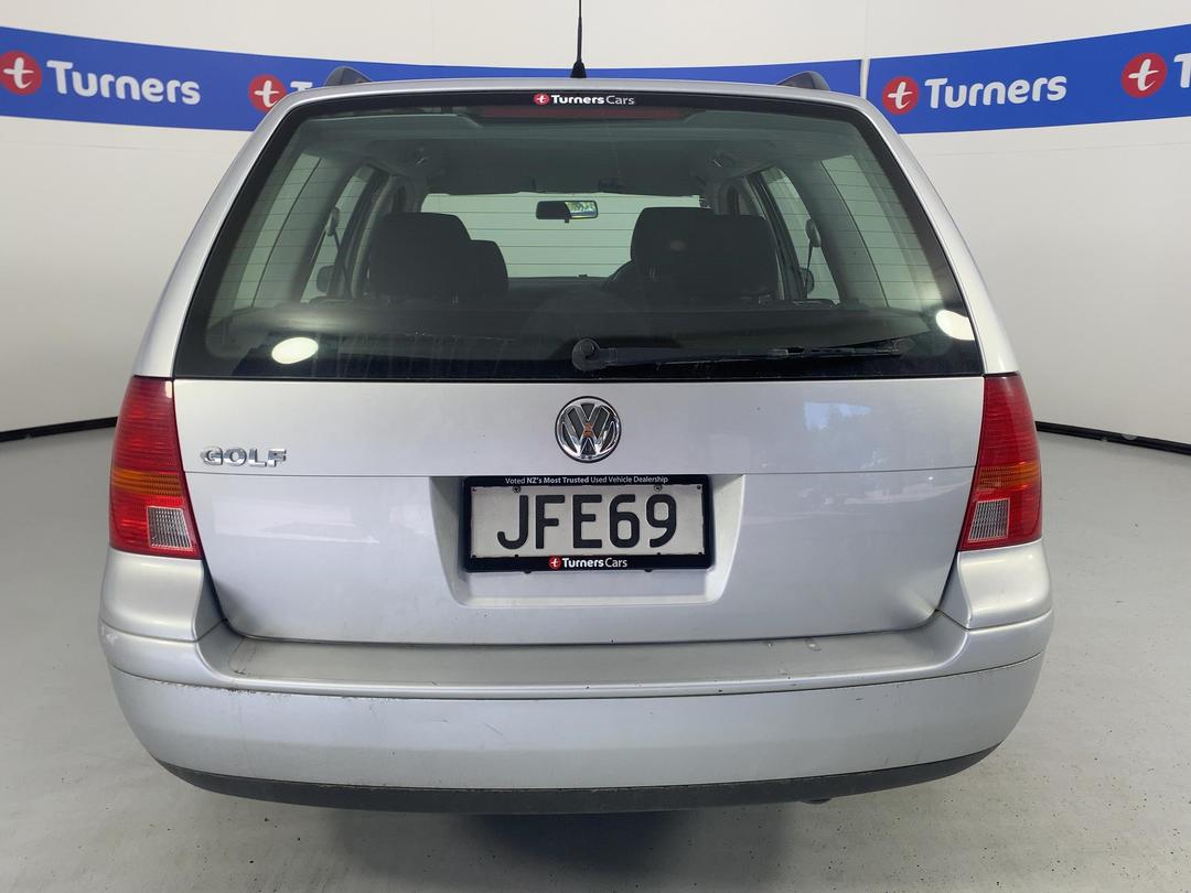 Photo '6' of Volkswagen Golf