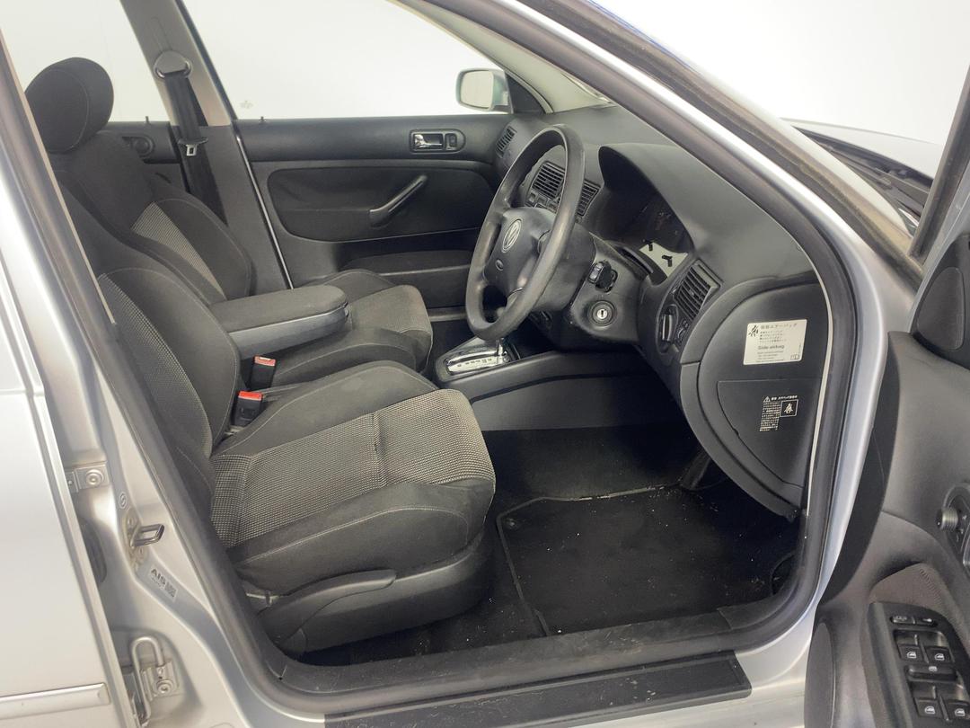 Photo '16' of Volkswagen Golf