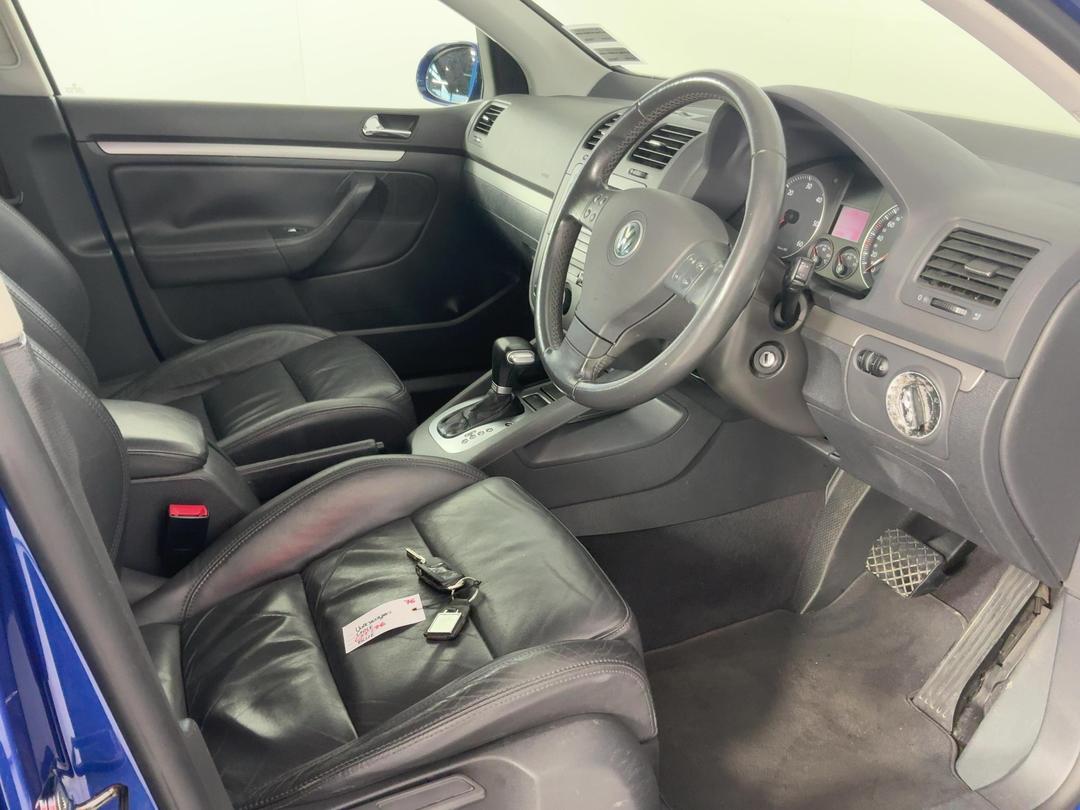 Photo '16' of Volkswagen Golf