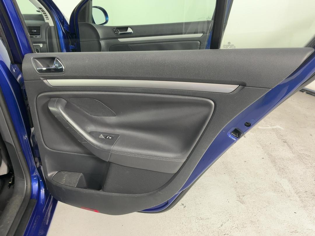 Photo '19' of Volkswagen Golf