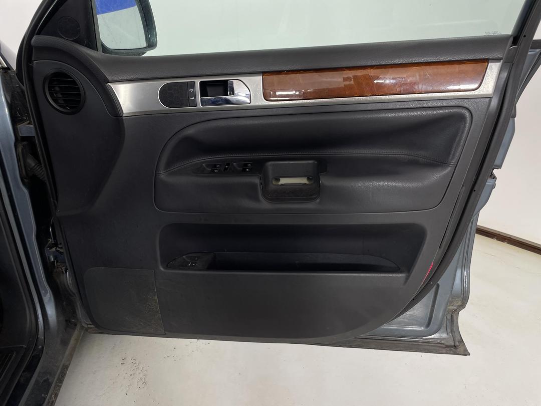 Photo '12' of Volkswagen Touareg