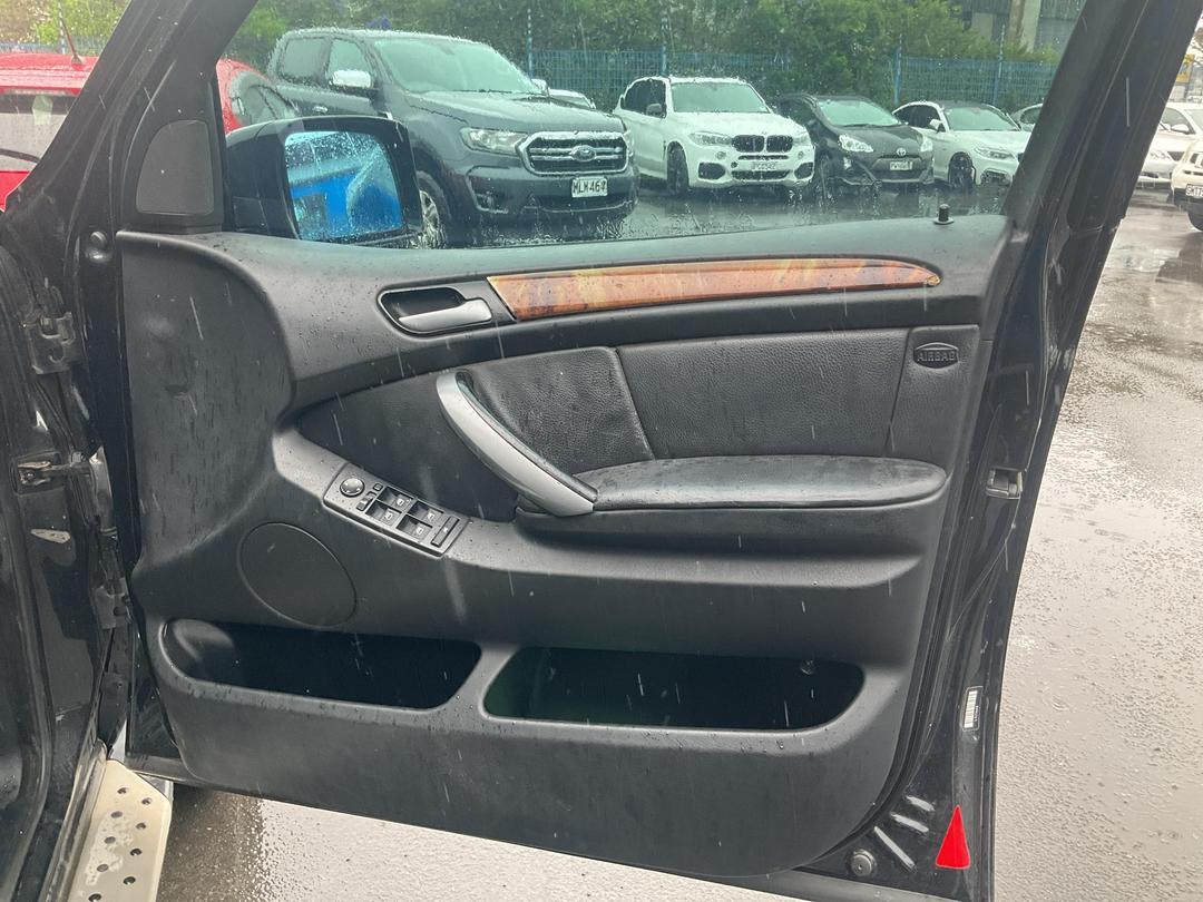 Photo '7' of BMW X5 SAV E53