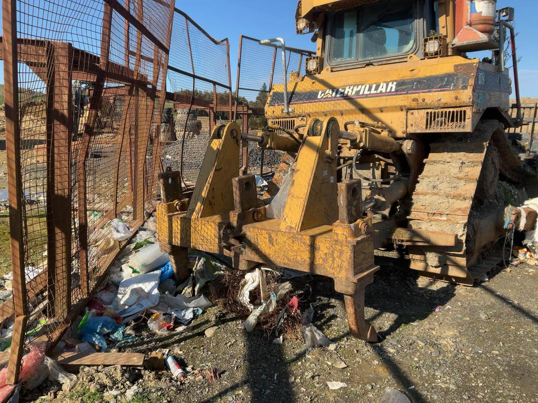 Photo '3' of Caterpillar D7R Bulldozer