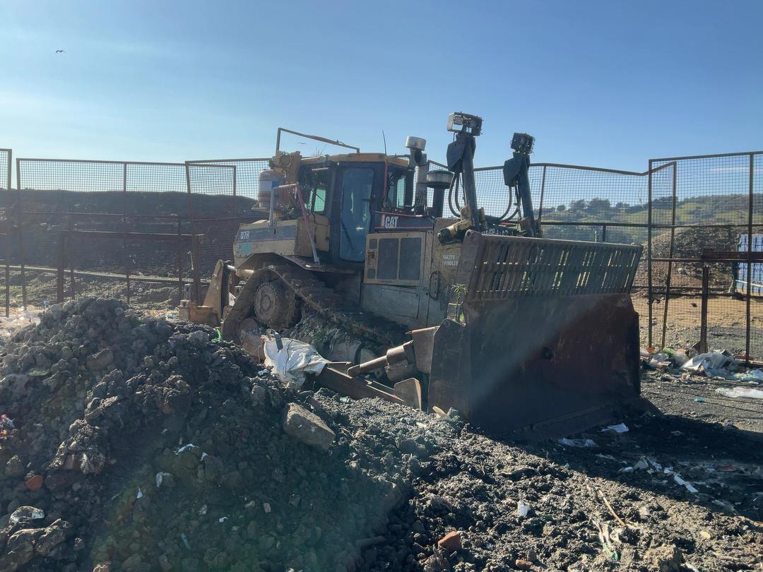 Photo '7' of Caterpillar D7R Bulldozer