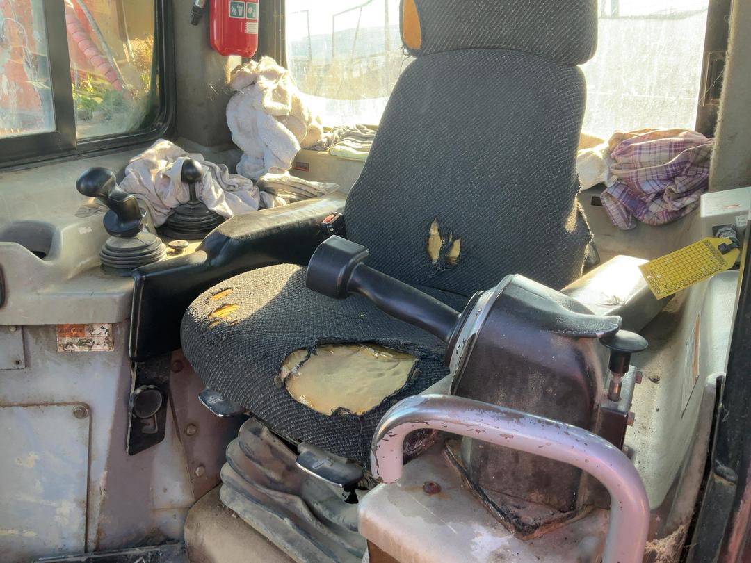 Photo '18' of Caterpillar D7R Bulldozer