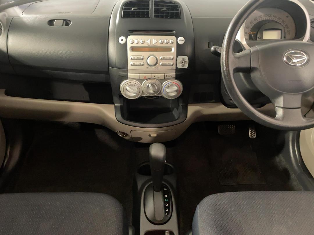 Photo '18' of Daihatsu Sirion