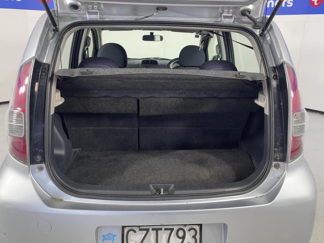 Photo '14' of Daihatsu Sirion