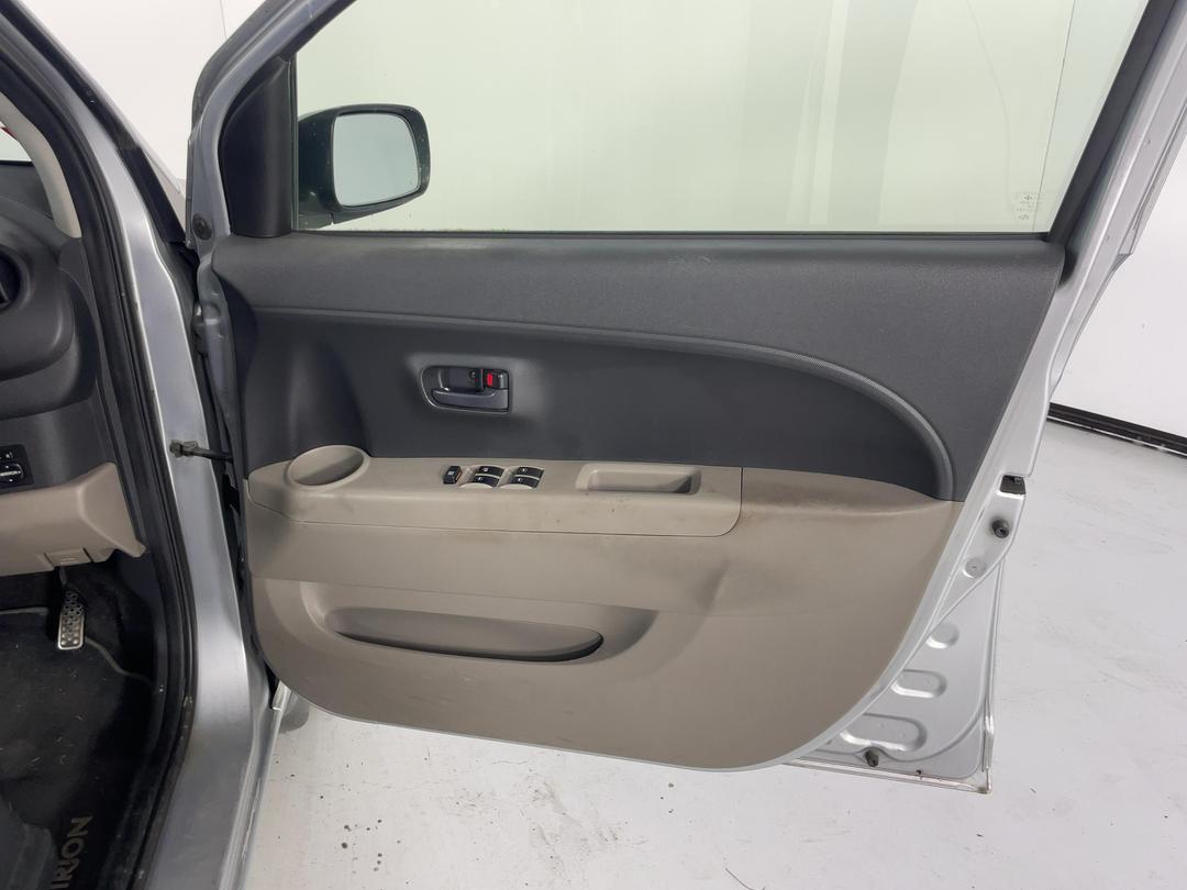 Photo '15' of Daihatsu Sirion