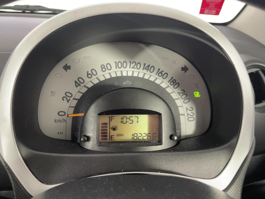 Photo '21' of Daihatsu Sirion