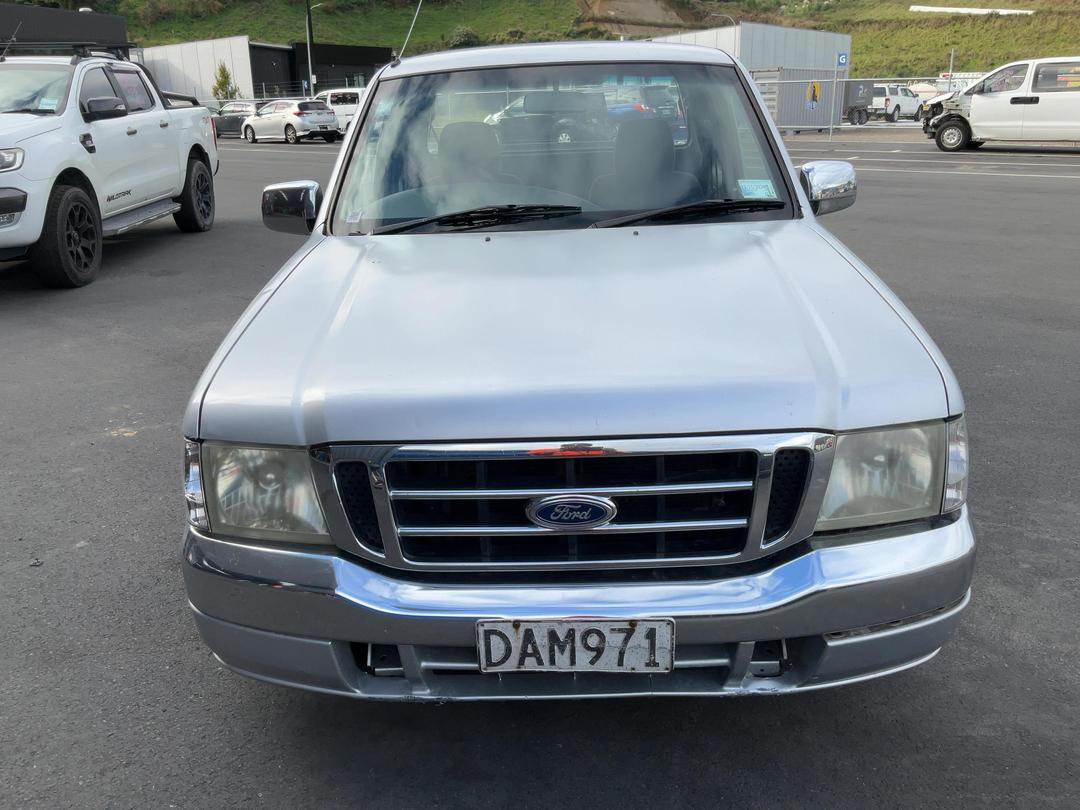 Photo '2' of Ford Courier XLT W/S