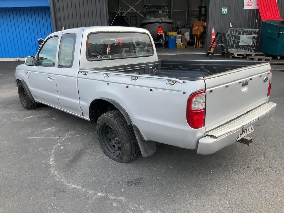 Photo '5' of Ford Courier XLT W/S