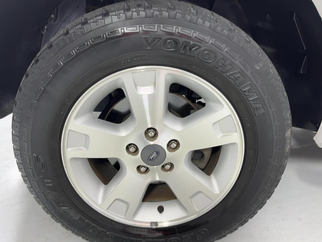 Photo '10' of Ford Explorer