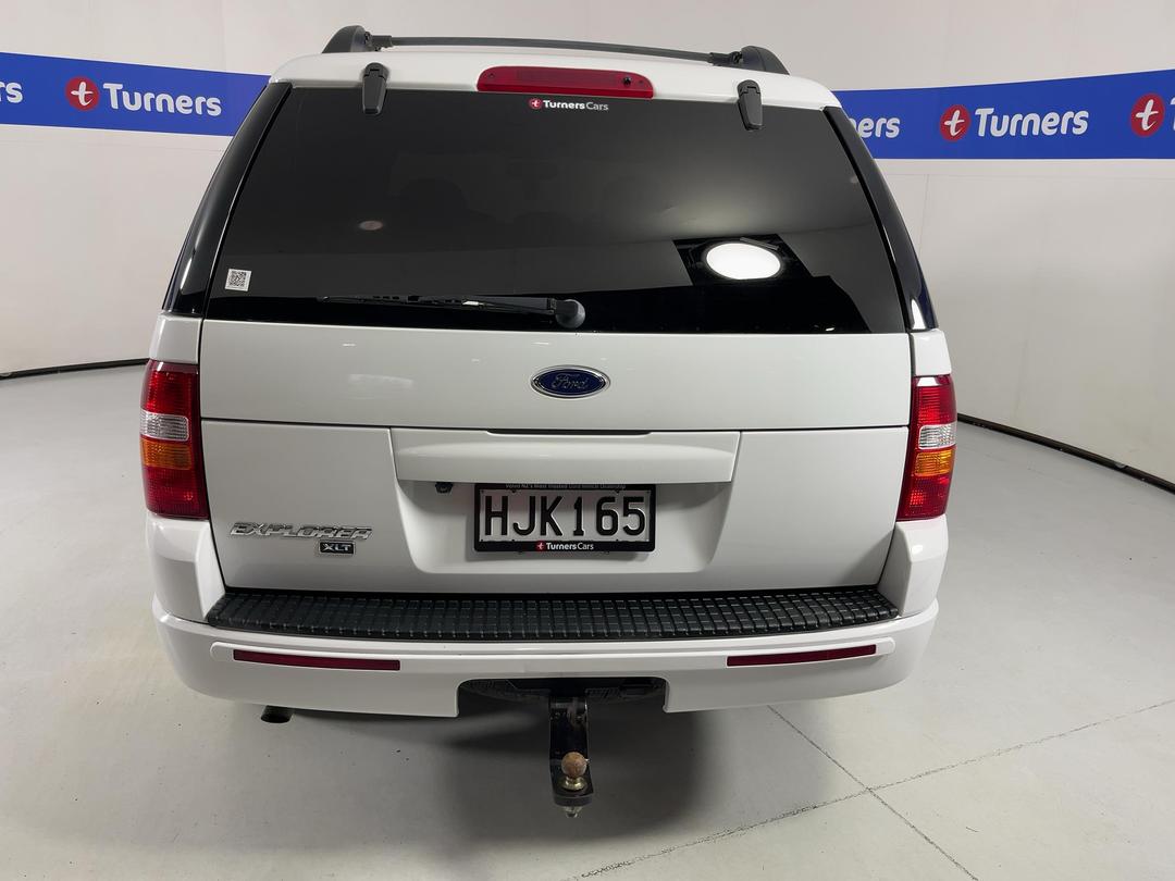 Photo '6' of Ford Explorer