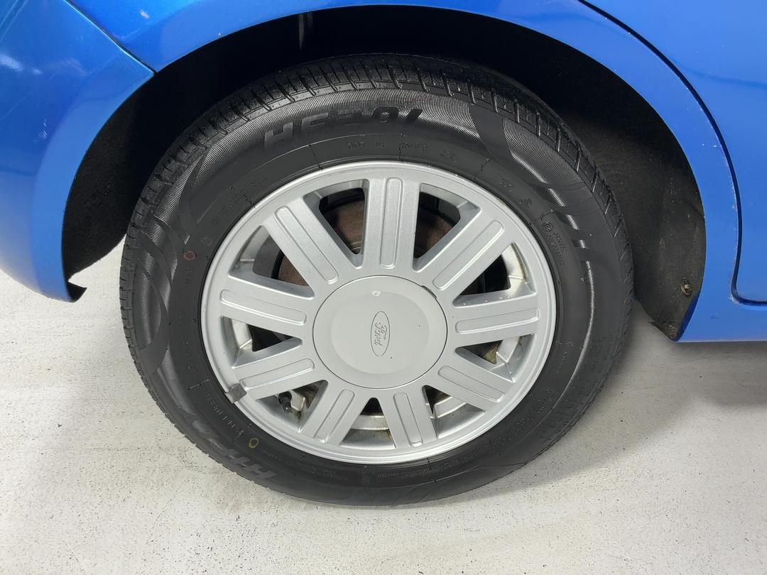 Photo '12' of Ford Fiesta